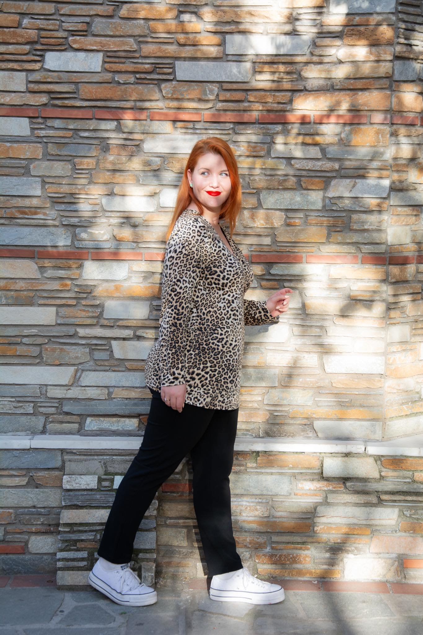 ΜΠΛΟΥΖΑ ΚΡΟΥΑΖΕ ΜΕ ΔΕΣΙΜΟ ΣΤΟ ΠΛΑΙ | ΑΝΙΜΑΛ - Image 2