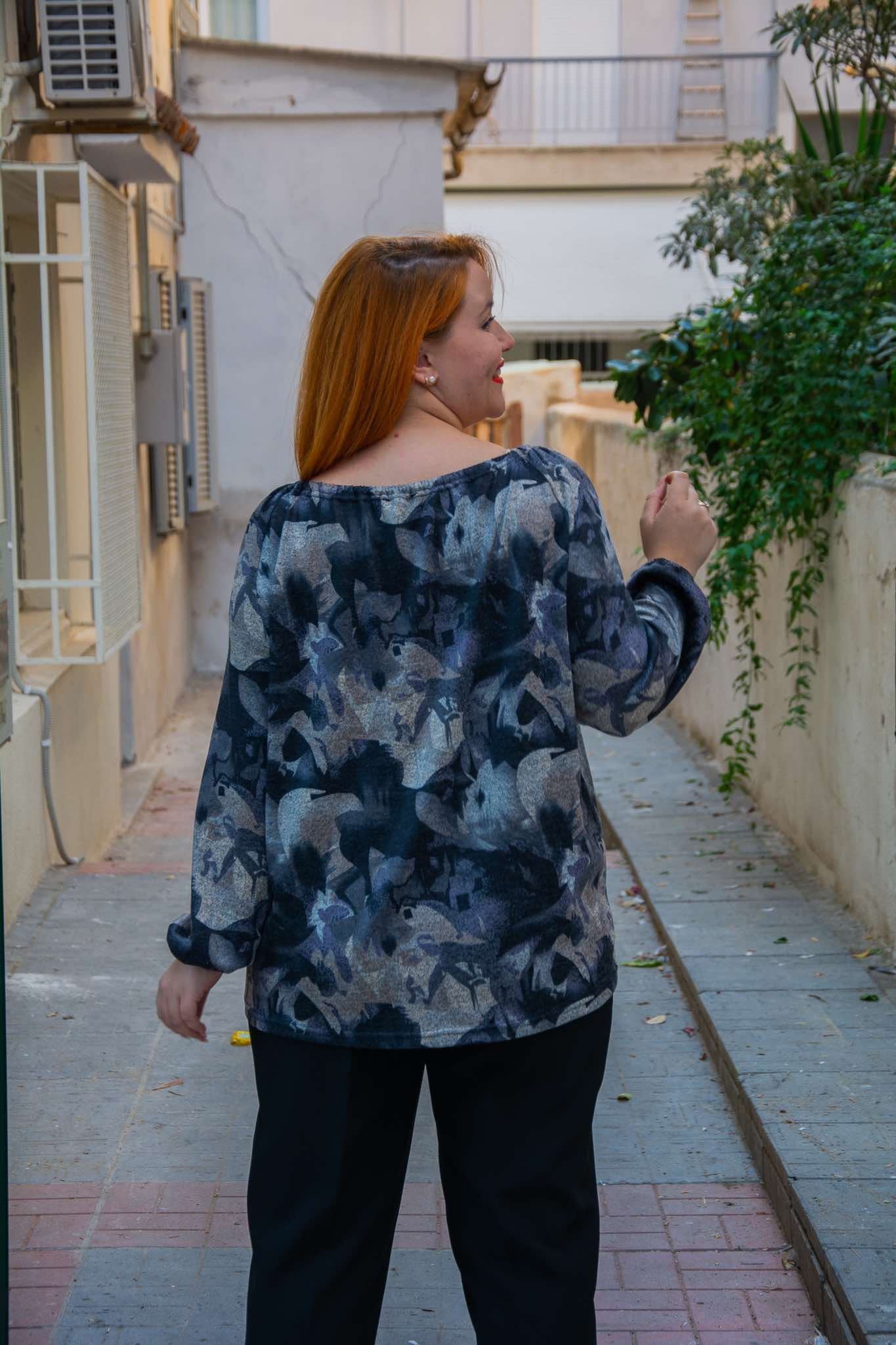 ΜΠΛΟΥΖΑ ΕΜΠΡΙΜΕ ΜΕ ΚΟΡΔΟΝΙ ΣΤΟ ΝΤΕΚΟΛΤΕ - Image 2