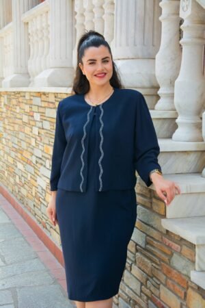 ΦΟΡΕΜΑ ΚΟΝΤΟΜΑΝΙΚΟ ΣΕ ΙΣΙΑ ΓΡΑΜΜΗ ΚΑΙ ΚΟΝΤΟ ΣΑΚΑΚΙ ΜΕ ΛΕΠΤΟΜΕΡΕΙΕΣ ΑΠΟ ΣΤΡΑΣ