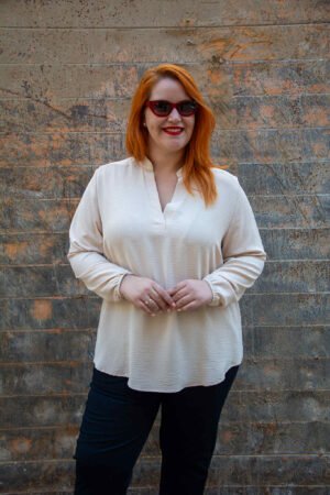 ΜΠΛΟΥΖΑ ΜΑΚΡΙΑ ΜΕ V-ΝΤΕΚΟΛΤΕ