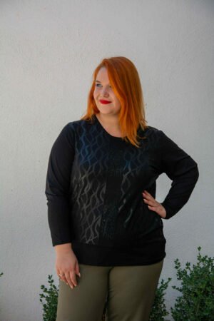 ΜΠΛΟΥΖΑ ΜΑΥΡΗ ΜΕ ΛΕΠΤΟΜΕΡΕΙΕΣ ΑΠΟ ΣΤΡΑΣ