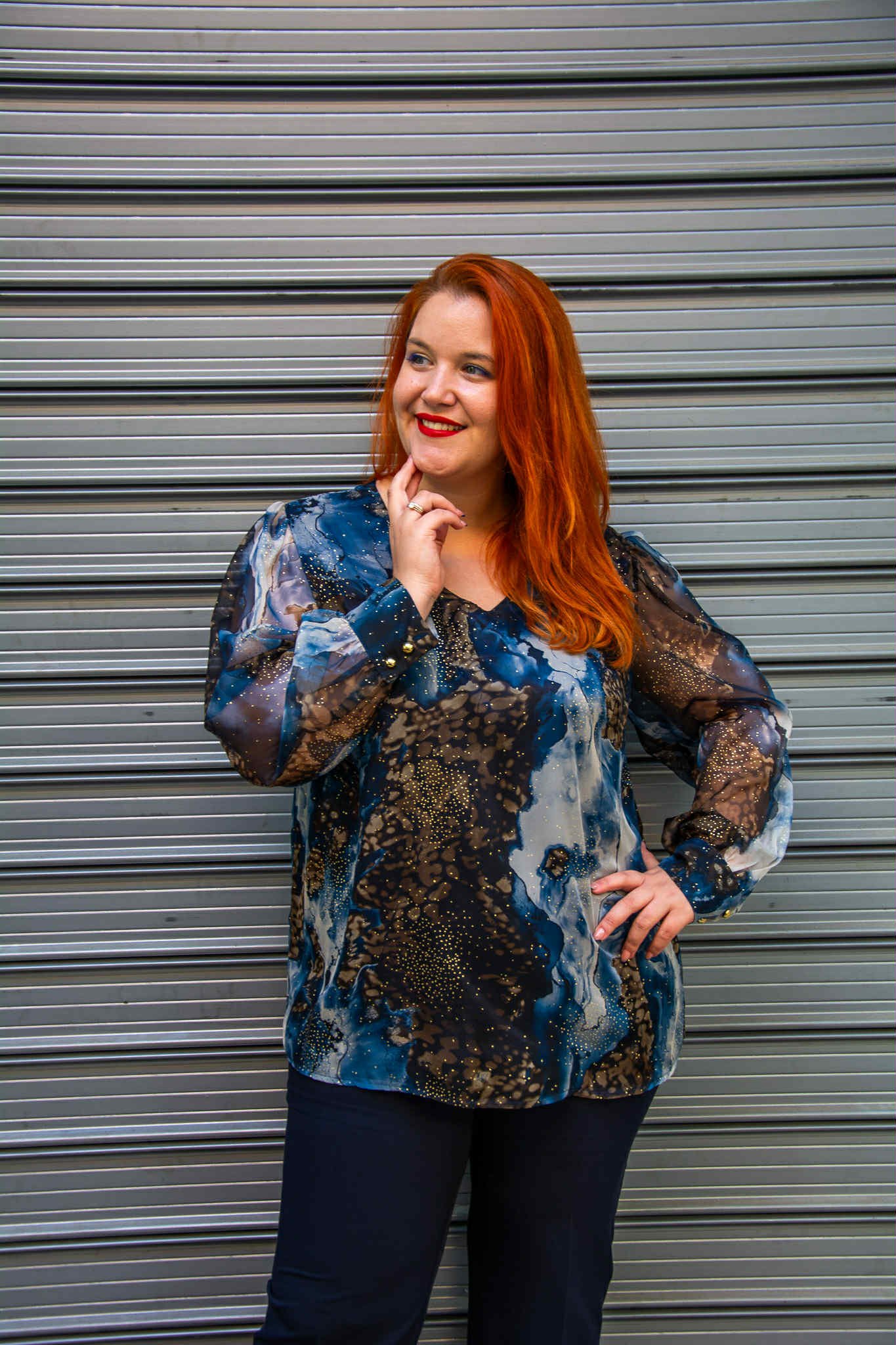 ΜΠΛΟΥΖΑ ΜΟΥΣΕΛΙΝΑ ΜΕ ΕΛΑΦΡΩΣ V-ΝΤΕΚΟΛΤΕ | ΕΜΠΡΙΜΕ ΜΠΛΕ - Image 2