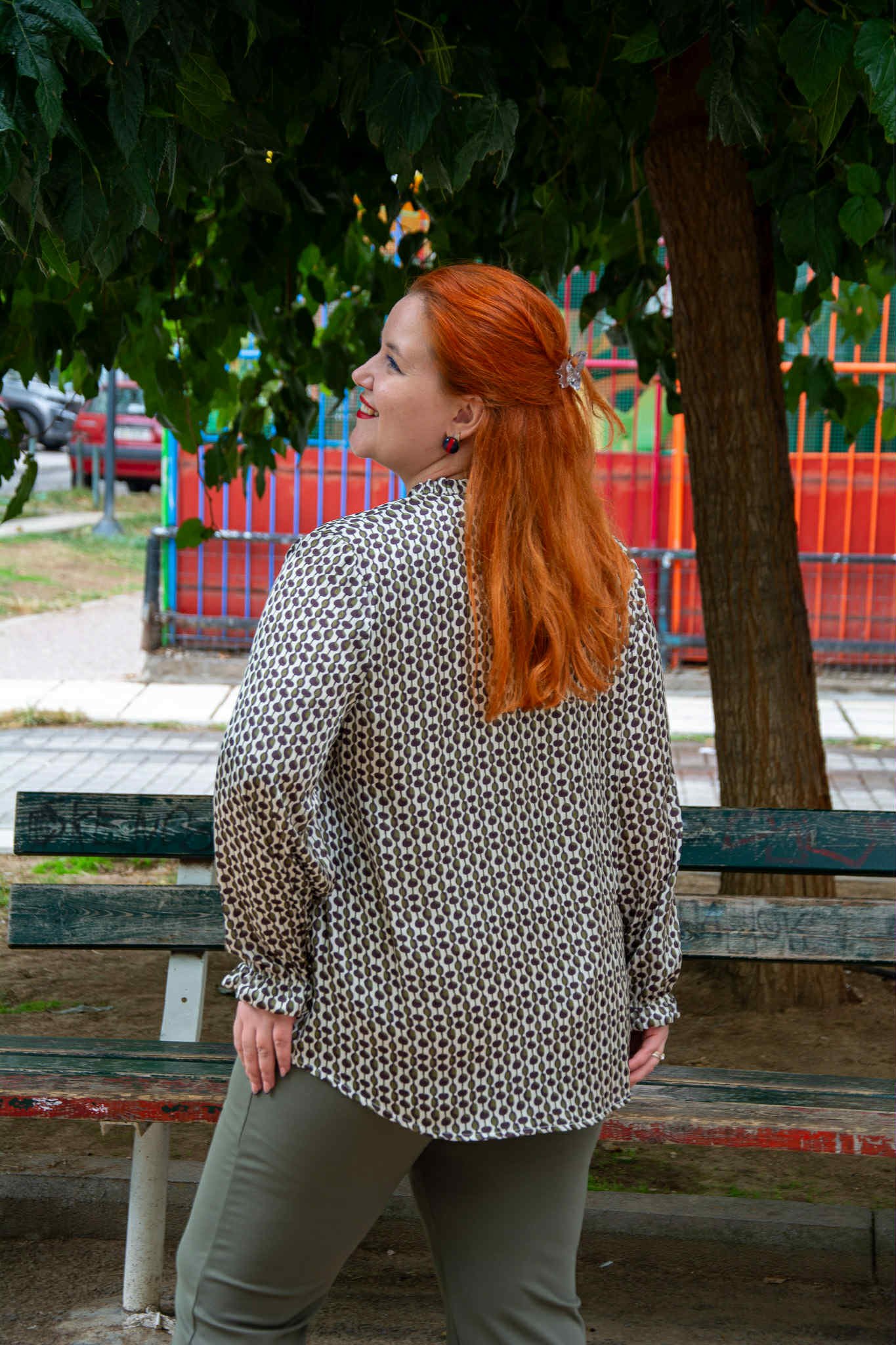 ΠΟΥΚΑΜΙΣΟ ΣΑΤΕΝ ΜΕ V-ΝΤΕΚΟΛΤΕ ΚΑΙ ΒΟΛΑΝ ΣΤΟ ΜΑΝΙΚΙ - Image 6