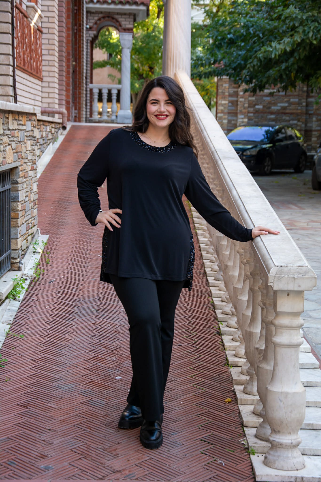 ΜΠΛΟΥΖΑ ΜΕ ΠΑΓΙΕΤΑ ΣΤΟ ΝΤΕΚΟΛΤΕ ΚΑΙ ΣΤΑ ΠΛΑΙΝΑ - Image 2