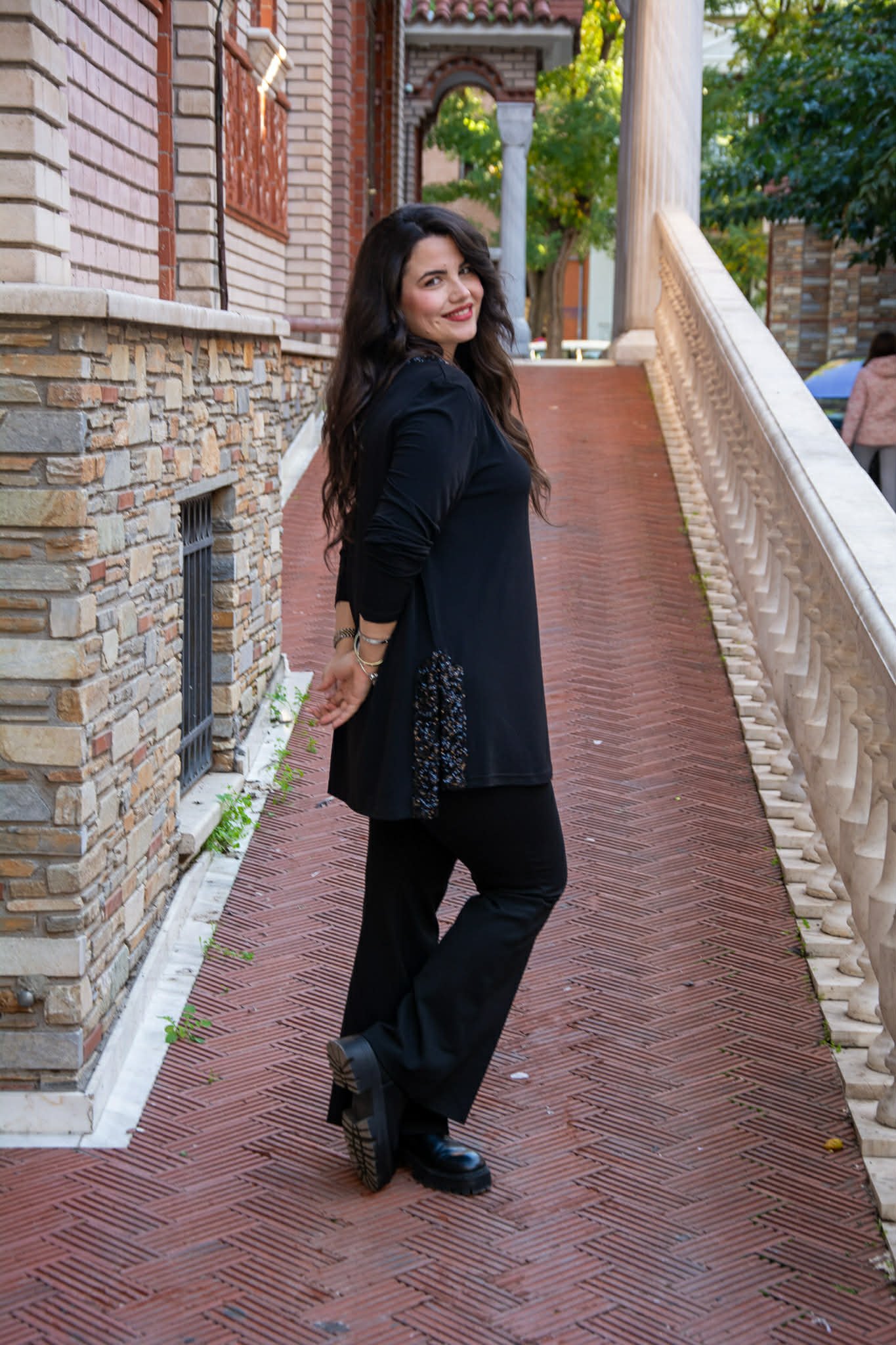 ΜΠΛΟΥΖΑ ΜΕ ΠΑΓΙΕΤΑ ΣΤΟ ΝΤΕΚΟΛΤΕ ΚΑΙ ΣΤΑ ΠΛΑΙΝΑ - Image 10