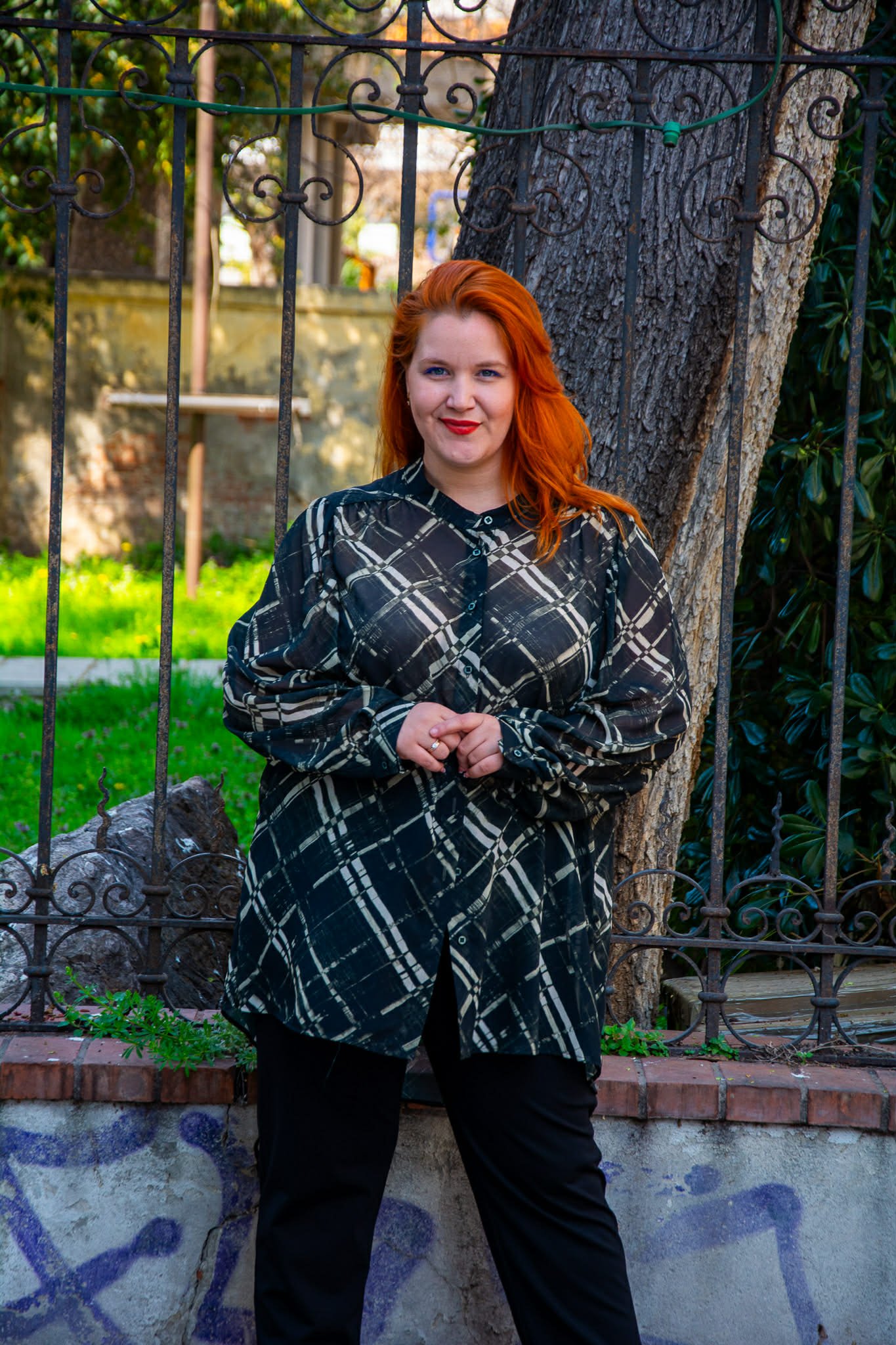 ΠΟΥΚΑΜΙΣΟ ΜΕ ΙΔΙΑΙΤΕΡΟ ΜΑΝΙΚΙ ΚΑΙ ΜΑΟ ΓΙΑΚΑ