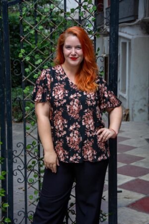 ΜΠΛΟΥΖΑ ΚΟΝΤΟΜΑΝΙΚΗ ΜΑΥΡΗ FLORAL
